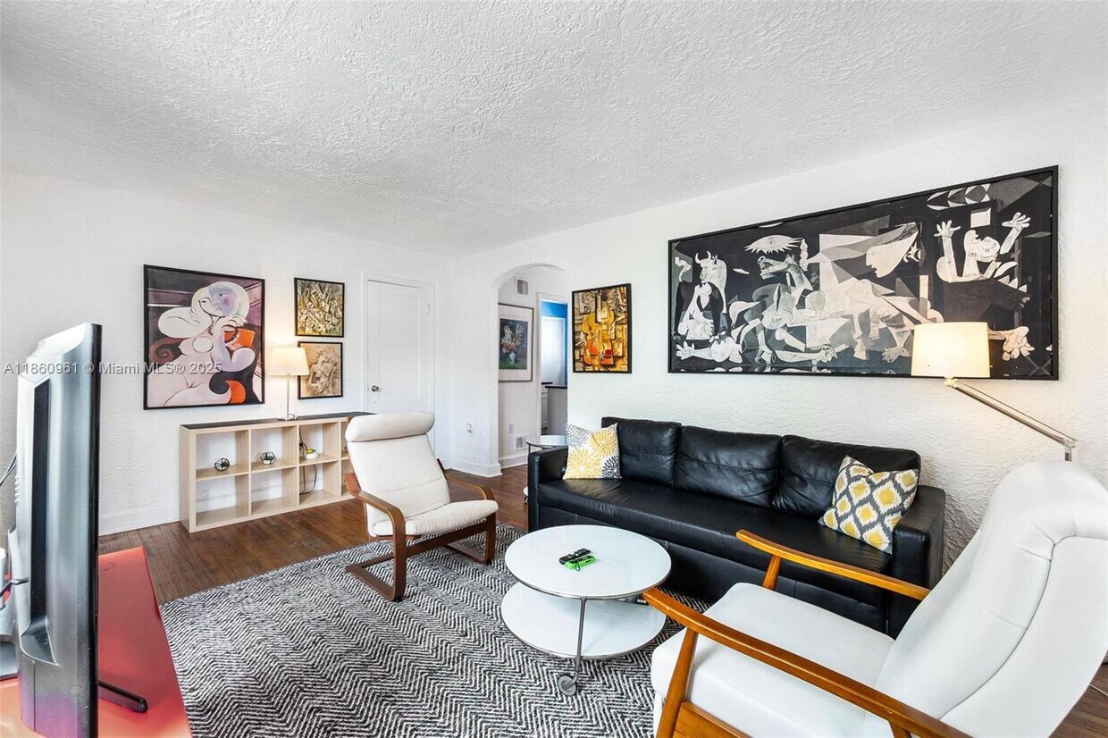 Primary Photo - 39 Sidonia Ave