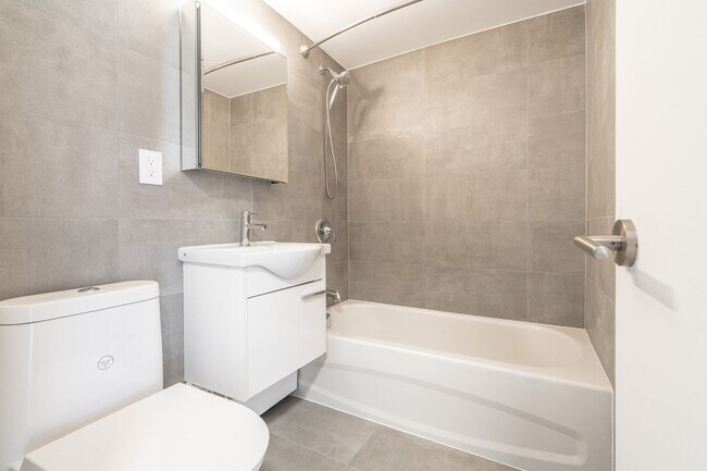 Photo du bâtiment - 39 Riverwood Pkwy