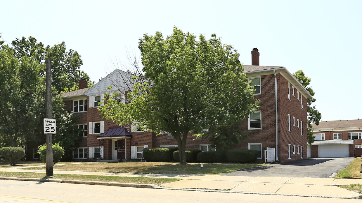 Building Photo - Ambassador Apartments