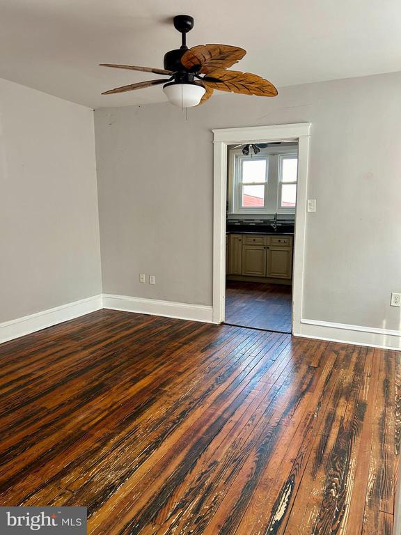 Foto del edificio - 133 E Main St