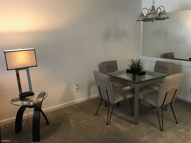 Foto del edificio - 2840 Lower Ridge Dr