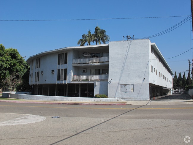 Building Photo - 804 N Garfield Ave