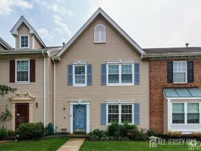 Building Photo - 364 Hadleigh Ln