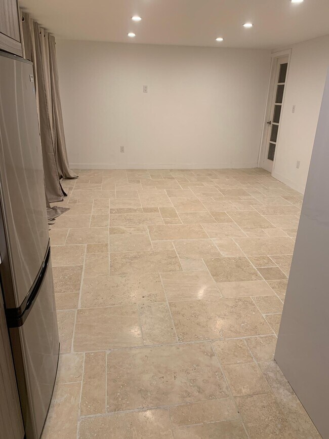 Building Photo - 15727 Del Prado Dr