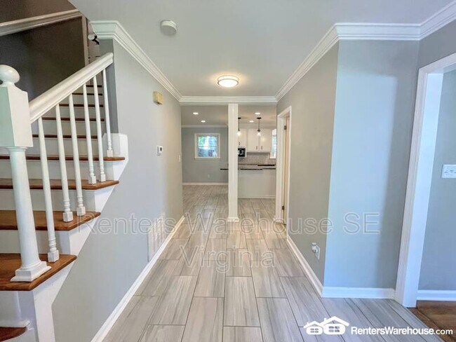 Foto del edificio - 861 Loraine Dr