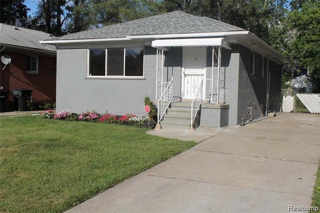 Building Photo - 15760 Greenfield Rd