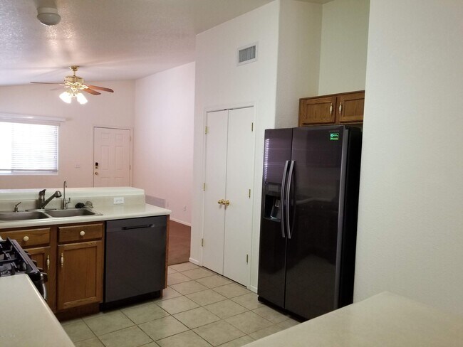 Building Photo - 9342 E Marcasite Ln