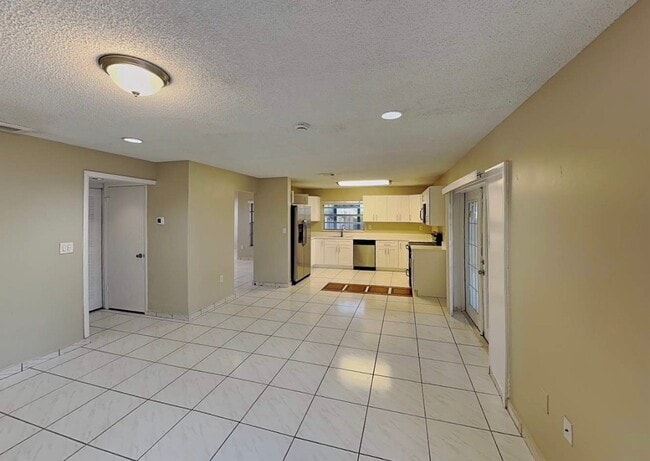 Building Photo - 8214 NW 192nd Terrace