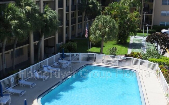 Foto del edificio - 2525 W Bay Dr
