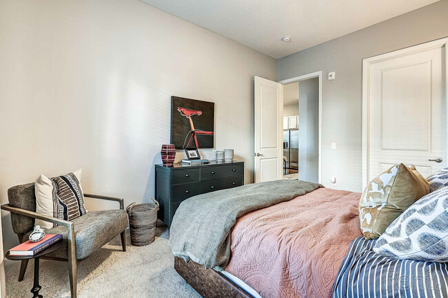 100058887_hdp_kendallpark_flpn1_bed2 - Kendall Park