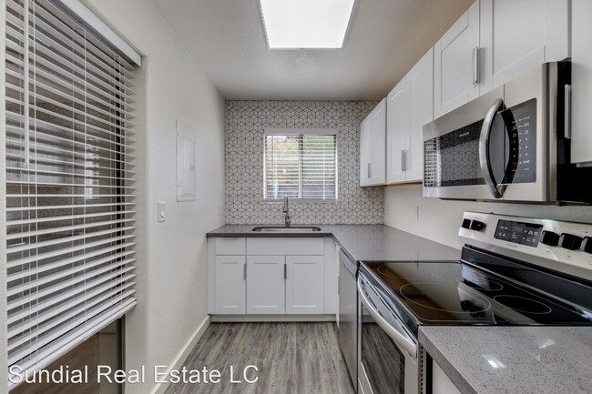 Foto del edificio - 1207 E 8th St