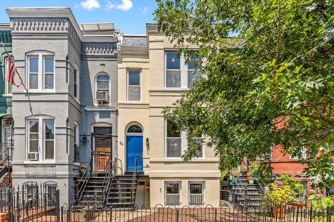 Building Photo - 39 New York Ave NW