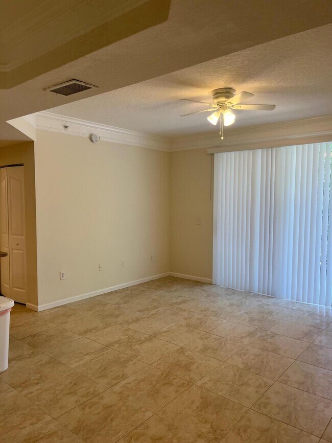 Foto del edificio - 2022 Alta Meadows Ln