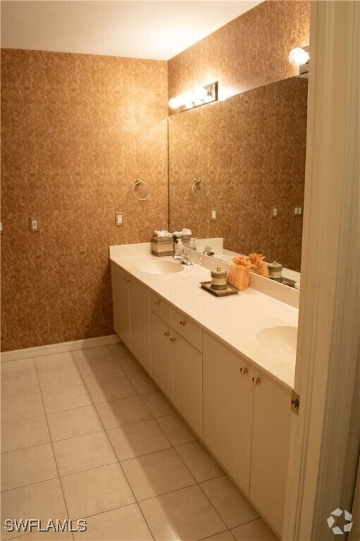 Building Photo - 8095 Celeste Dr
