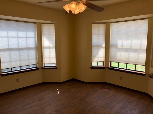 Building Photo - 1213 Eli Whitney