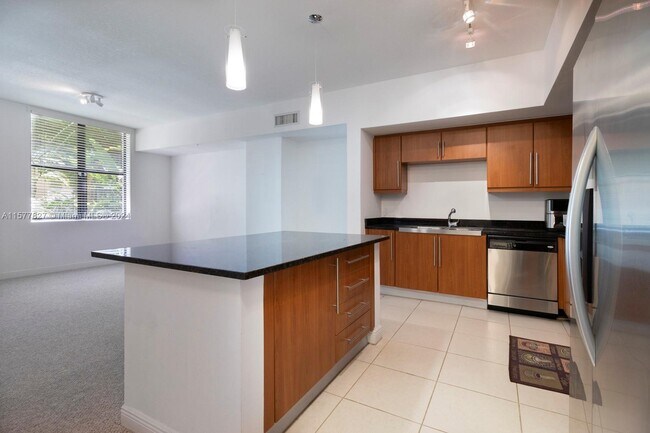 Foto del edificio - 888 Douglas Rd