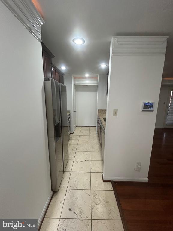 Foto del edificio - 9811 Lake Point Ct