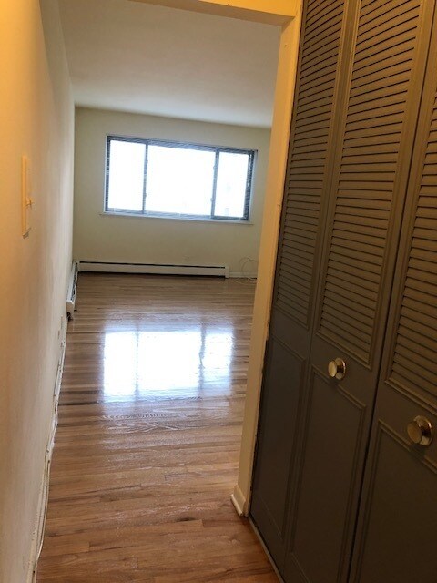 Foto del edificio - 421 W Barry Ave
