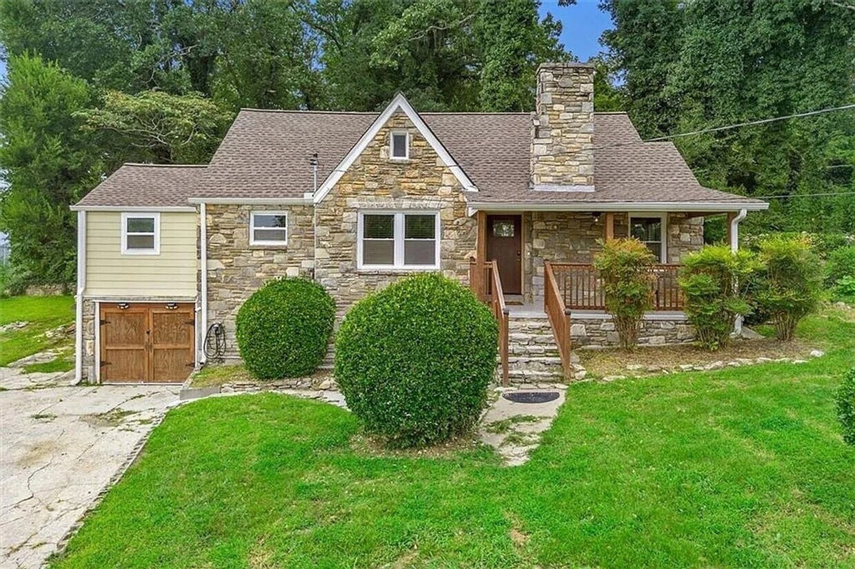 Foto principal - 323 Anderson Ave NW