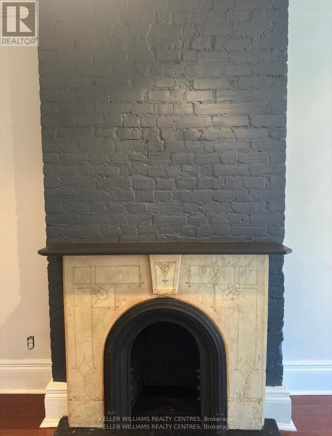 Photo du bâtiment - 212 Gerrard St E