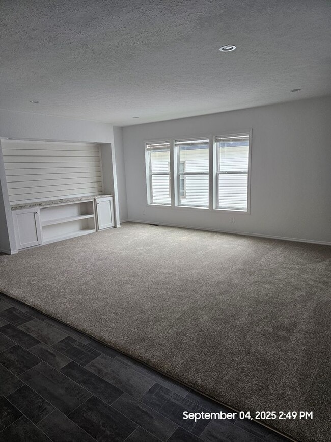 Building Photo - 3 bed 2 bath Manufactured Home
