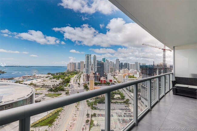 Building Photo - 888 Biscayne Blvd