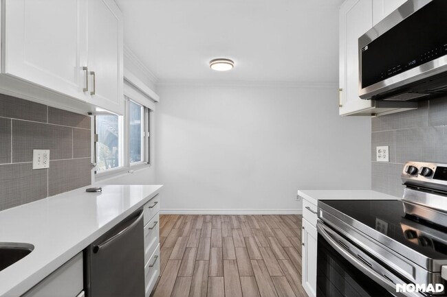 Foto del edificio - 8650 Belford Ave