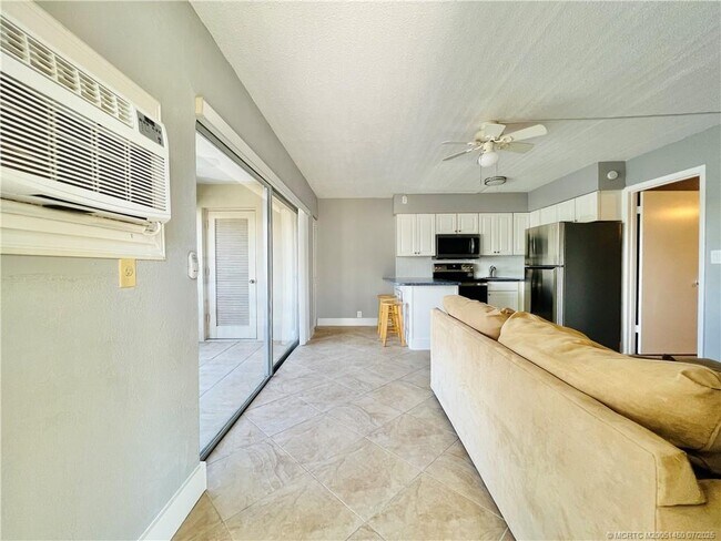 Foto del edificio - 11000 S Ocean Dr