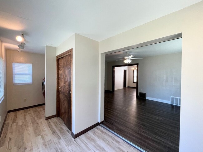 Building Photo - 2 Bed In Great Location