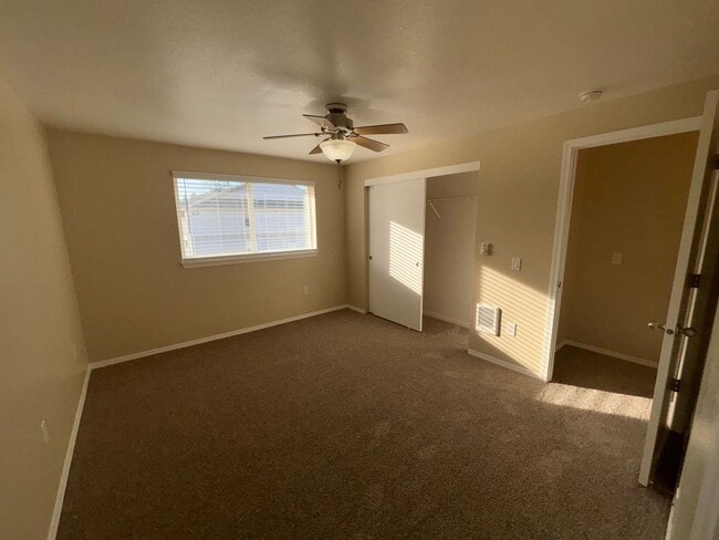 Interior Photo - Trailside