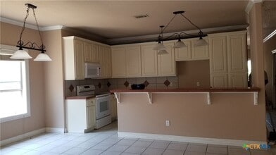 Building Photo - 3023 Green Mountain Dr