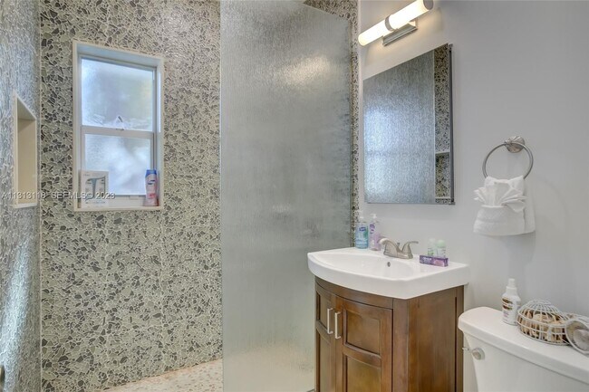 Foto del edificio - 2118 N Ocean Dr