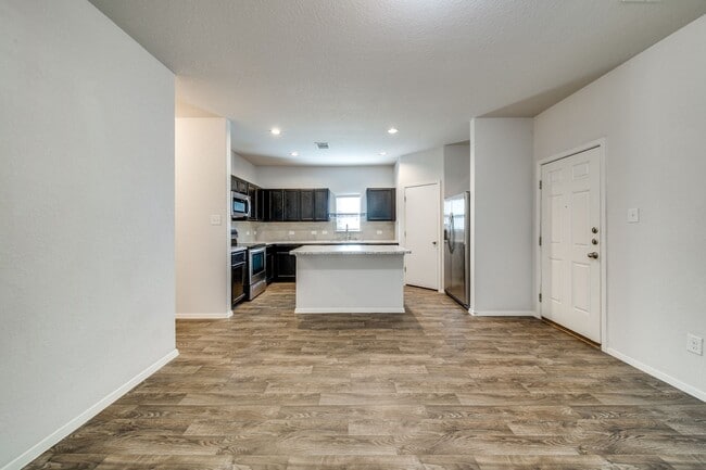 Building Photo - 3-BEDROOM HOME IN CROSSING AT WINDCREST