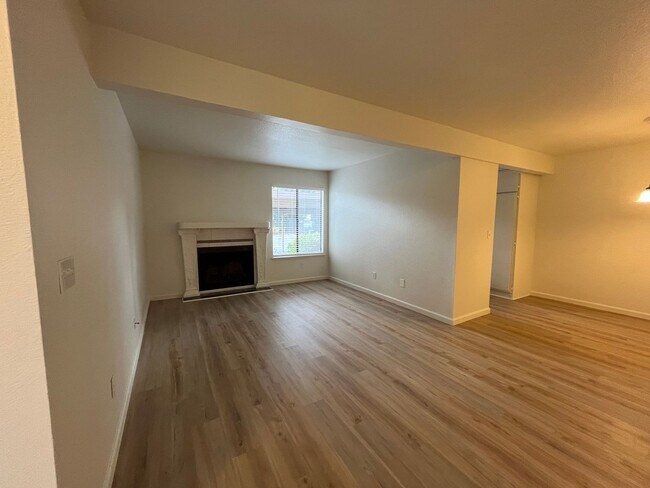 Foto del edificio - 2BR|2BA|994SF| - Ground Floor Condo, Nice ...
