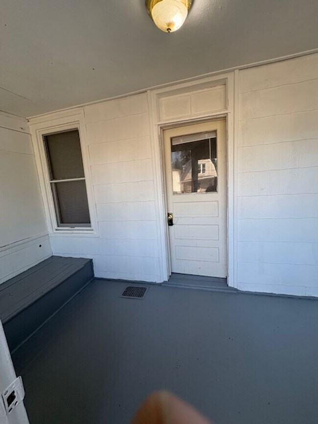 Foto del edificio - 2 Bedroom / 1 bathroom House in Peoria, IL