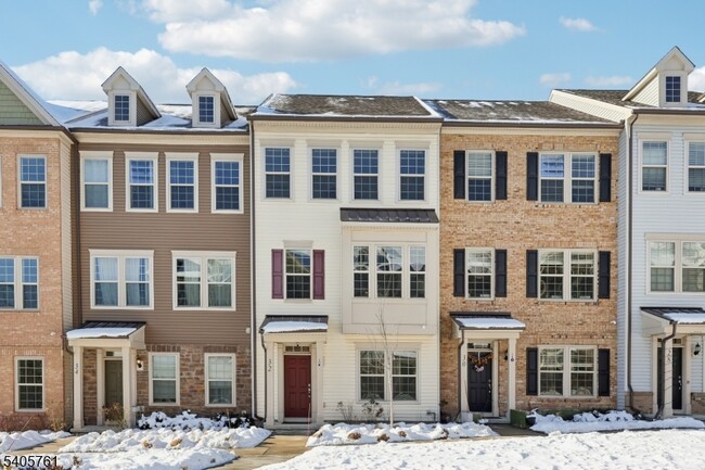 Foto del edificio - 32 Cortland Ct