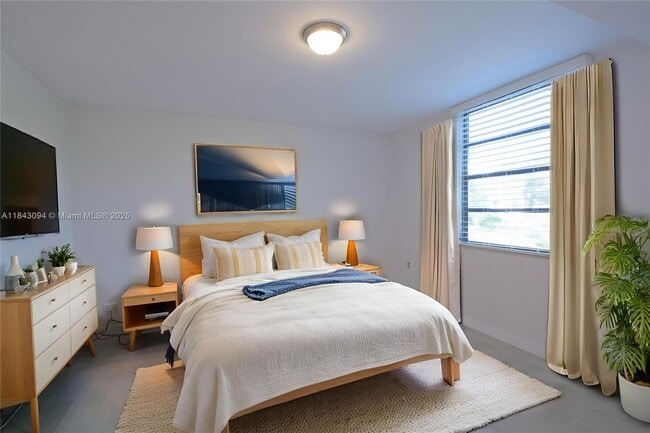 Building Photo - 1717 Whitehall Dr