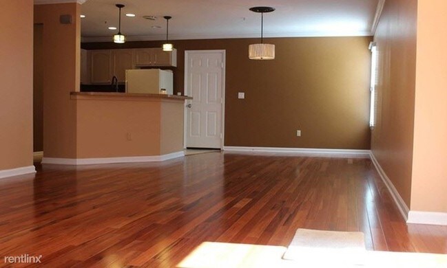 Building Photo - 2 br, 2 bath Apartment - 23 Mayer Dr