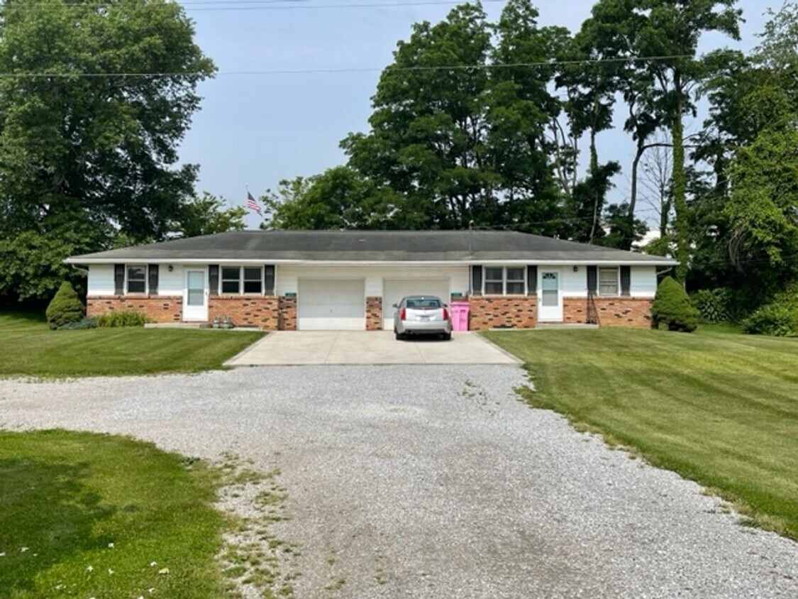 Foto principal - ONTARIO SCHOOLS - 2BR 1BA HALF DUPLEX!