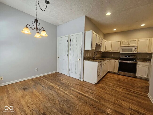 Building Photo - 5757 Spruce Knoll Ct