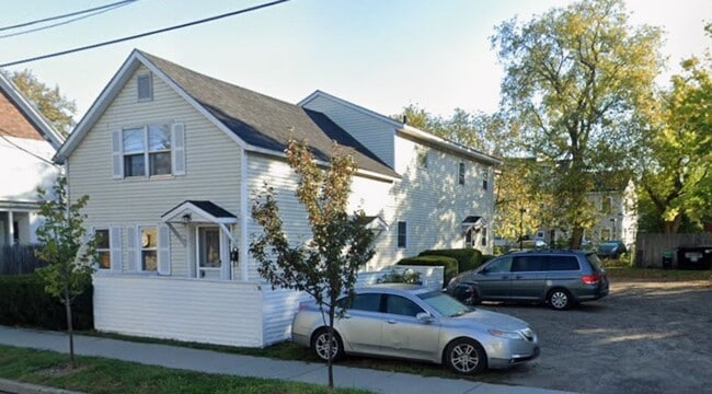 Building Photo - 96 Pitkin St