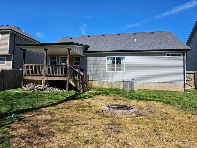 Building Photo - Near Dover Rd. Close to Post! 3 Bed/2 Bath...