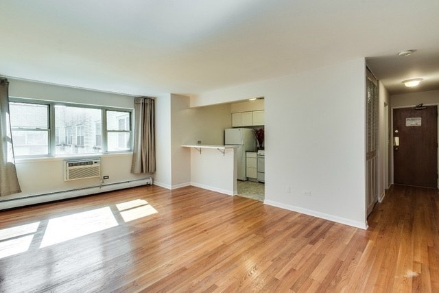 Building Photo - 420 W Aldine Ave