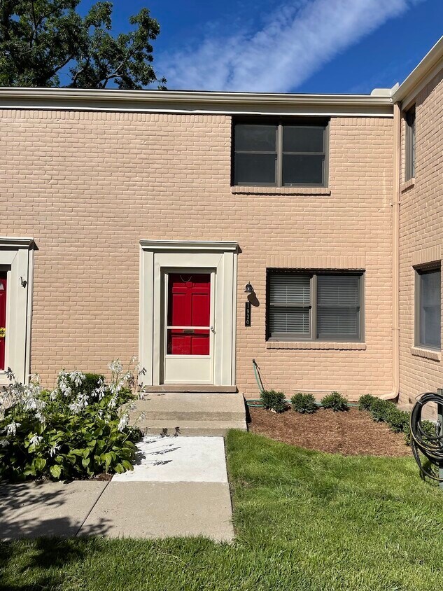 1930 Graefield Rd Unit 1930 Graefield Road, Birmingham, MI 48009