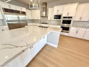 Building Photo - 2826 Poseidon Shore Ave