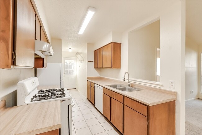 Building Photo - 14202 Sussman Ct