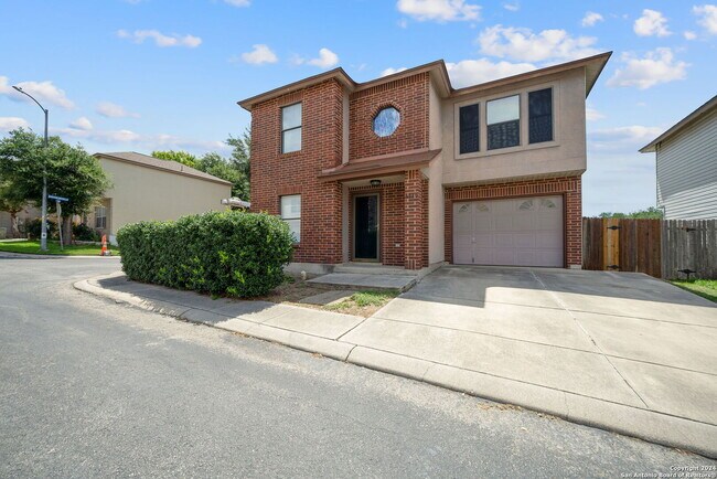 Building Photo - 8910 Kenton Briar