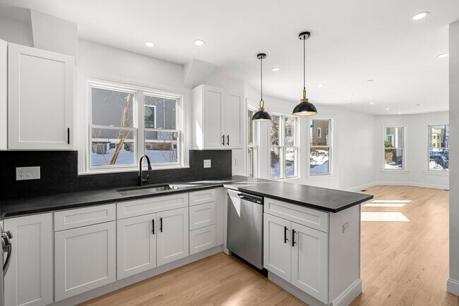 Foto del edificio - 53 Dustin St