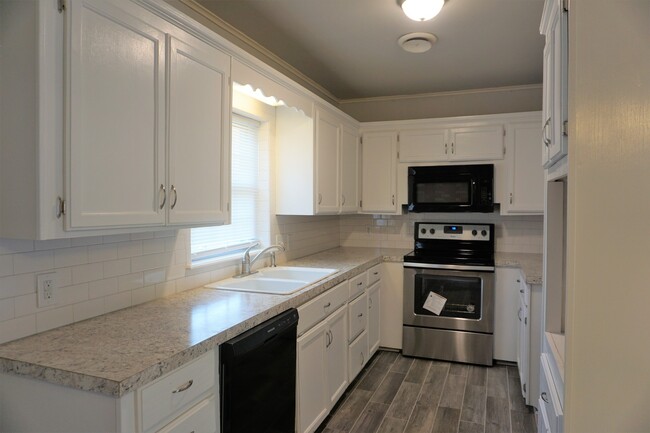 Foto del edificio - Updated 3 Bedroom in Midtown!