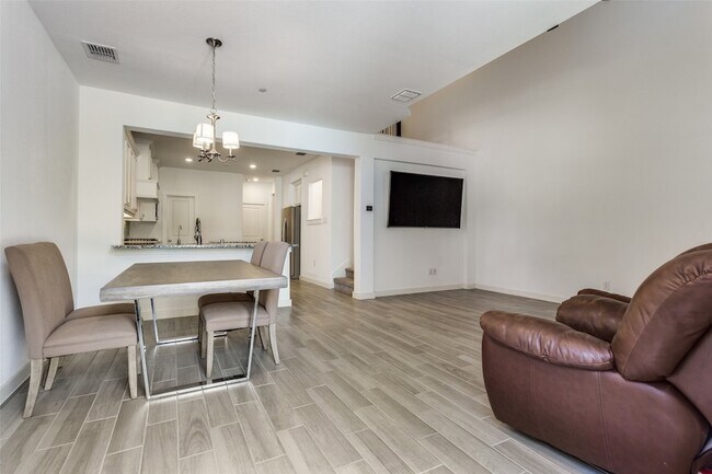 Foto del edificio - 2728 Shelby Dr